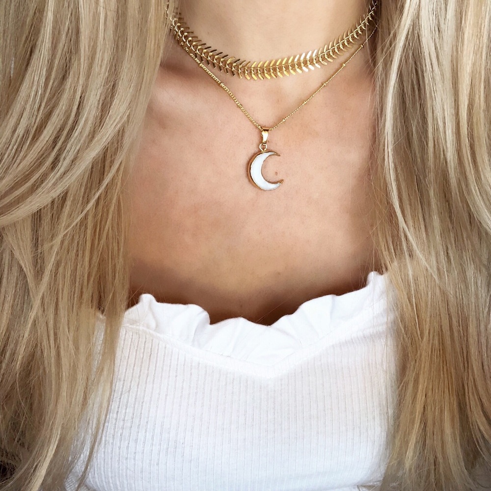 Dainty 24K GP Shell Crescent Moon Necklace - Picture 6 of 6